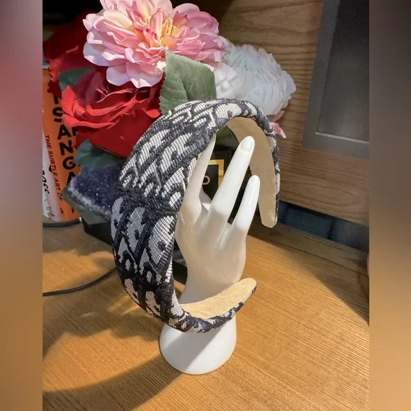 Headband Fashion Navy Blue pattern NWT - Picture 1 of 3